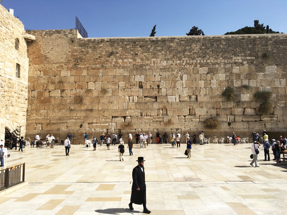 Visiting the Western Wall in Jerusalem - Travel for a Living