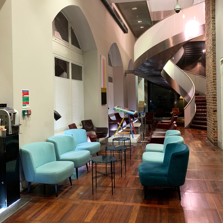 Ever wondered what's it like inside a Eurostar Lounge? - Travel for a Living