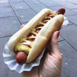 Best Hot Dog in New York - Best food in New York - Travel for a Living